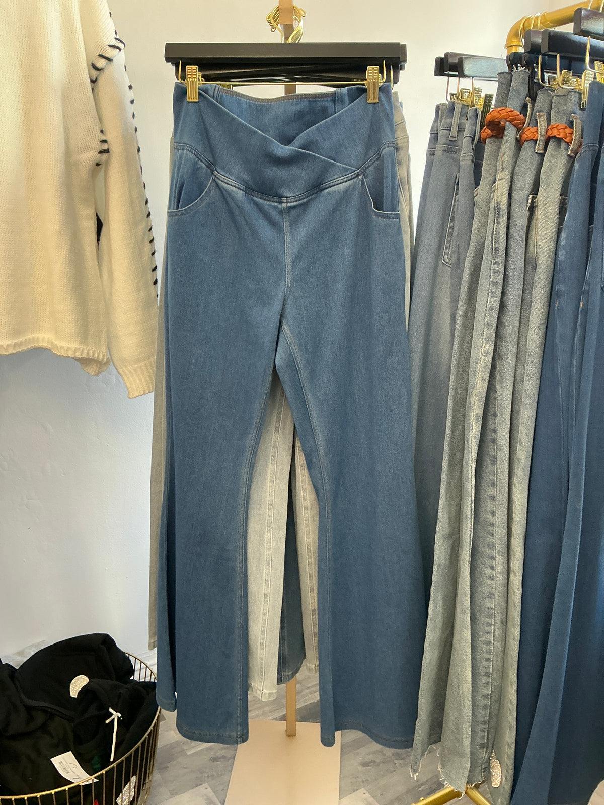 High waisted crossover Sport Flare Jeans