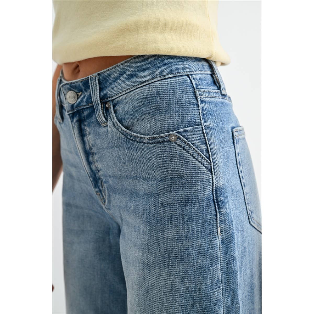 MID RISE WIDE LEG CROP: BOTTICELLI