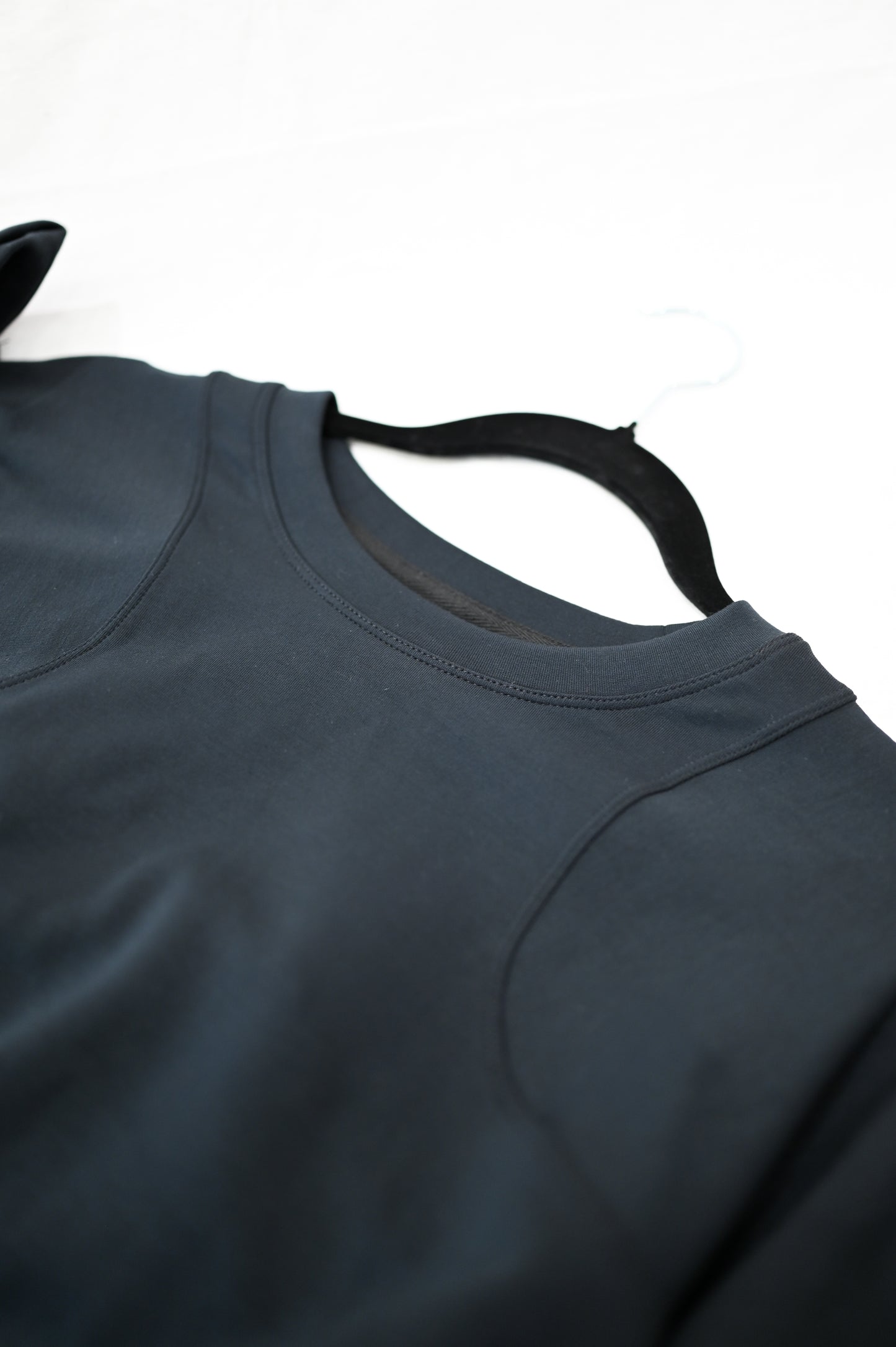 Round Neck Raglan Sleeve Sweatshirt