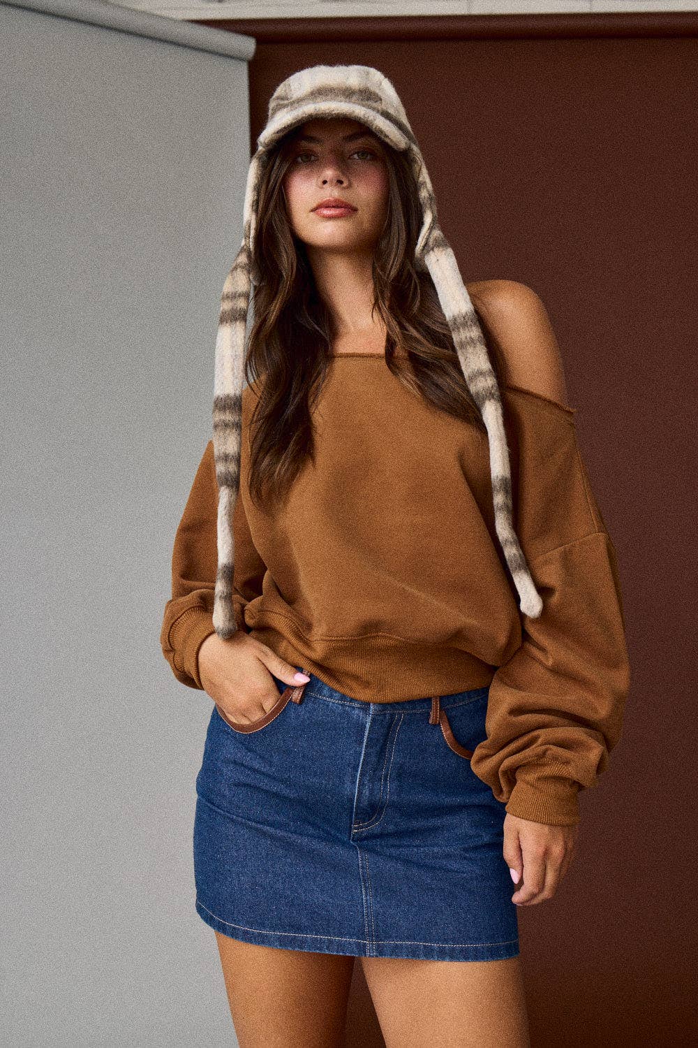PT17835 - Alina Off Shoulder Cropped Sweatshirt: Black