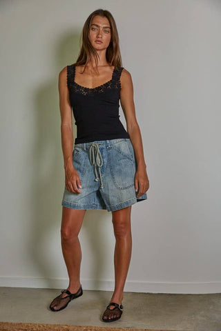 Knit Seamless Ribbed Tank Top with Lace Trim: Black