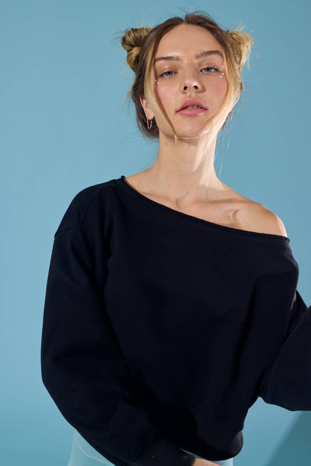 PT17835 - Alina Off Shoulder Cropped Sweatshirt: Light Grey