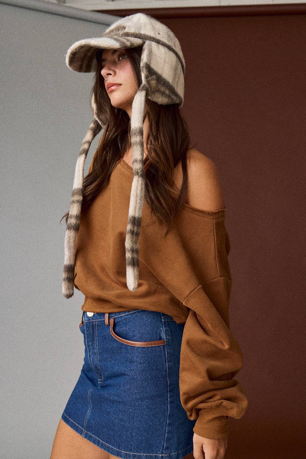 PT17835 - Alina Off Shoulder Cropped Sweatshirt: Light Grey